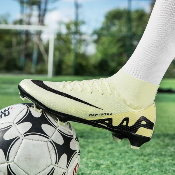 H3e5e93689928402f9cf231a4a804c0f8D.webp Popular Design Fashion Messi Neymar Supply Classical Sport Turf Match Football Athletic Man Women Soccer Cleat Shoes