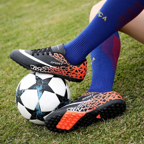 Hd674d31baa06431584435b0cc2991d06r.webp Free Shipping Man Football Shoes Indoor Boys Soccer Kids Football Boots Shoes Sports Futsal Futzalki Football Sneakers Soccer Cl