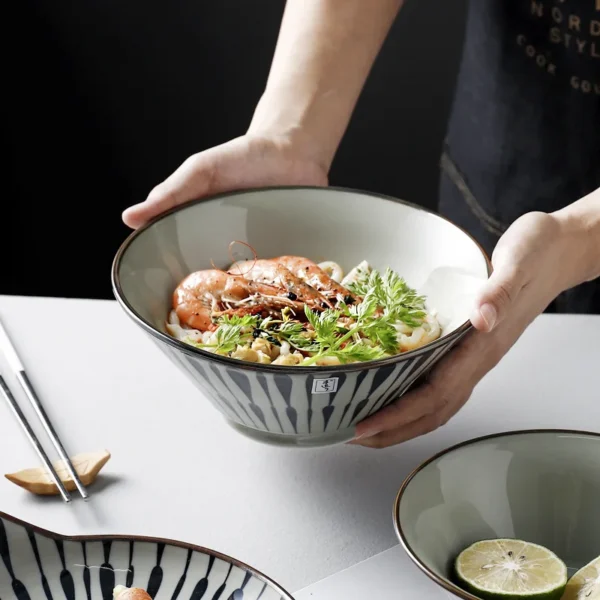 H8bce885d37a34bb9ab0c6991cb6e6fb3s.webp Japanese Style Tableware Ramen Bowl Ceramic Dinning Plate Set Cheap Porcelain Dinnerware Sets