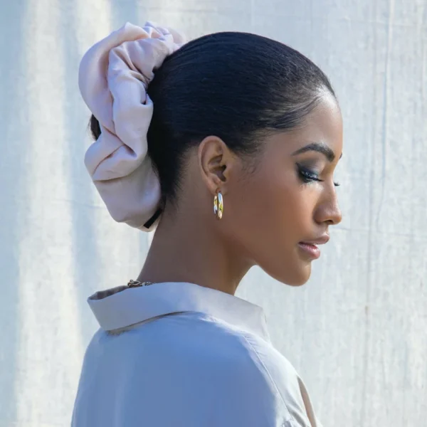 Custom Design Solid Elastic Satin Scrunchie OEM Hair Item Ladies Women Scrunchy Luxury Hair Accessories